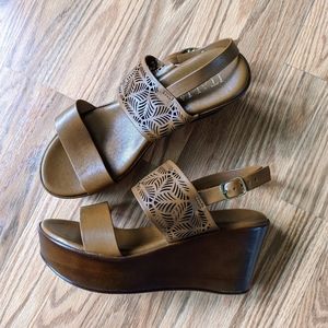 Italian Shoemakers wedges, US women's size 7, color: brown